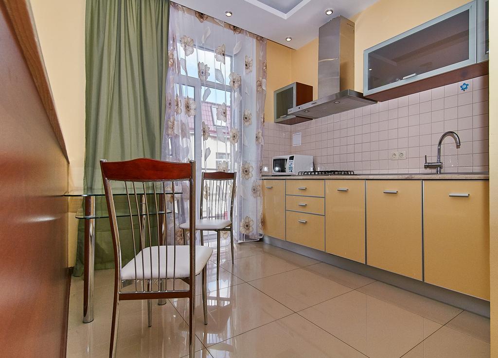 Inn Home Apartments In Kiev Center Exteriör bild