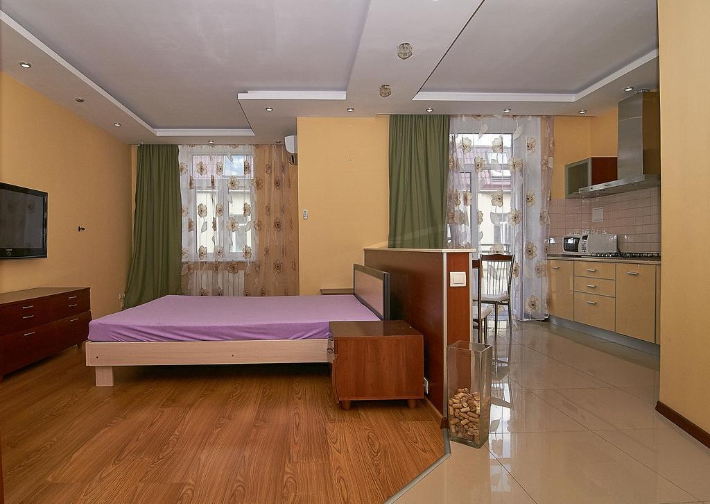 Inn Home Apartments In Kiev Center Exteriör bild