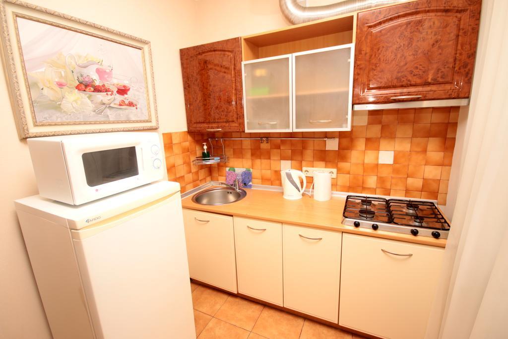 Inn Home Apartments In Kiev Center Exteriör bild