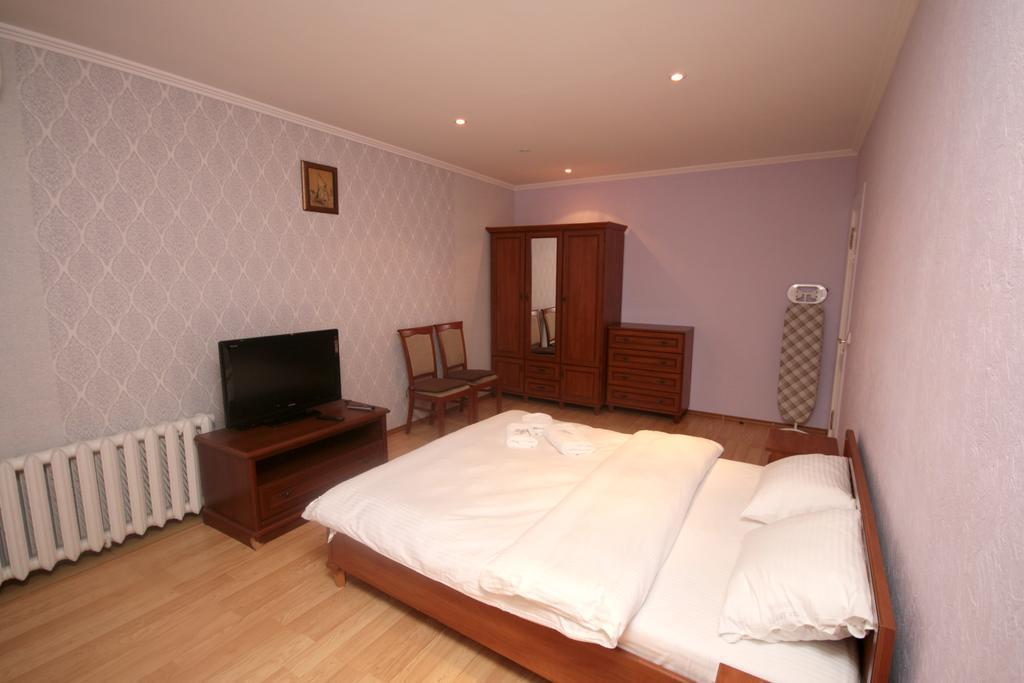 Inn Home Apartments In Kiev Center Exteriör bild