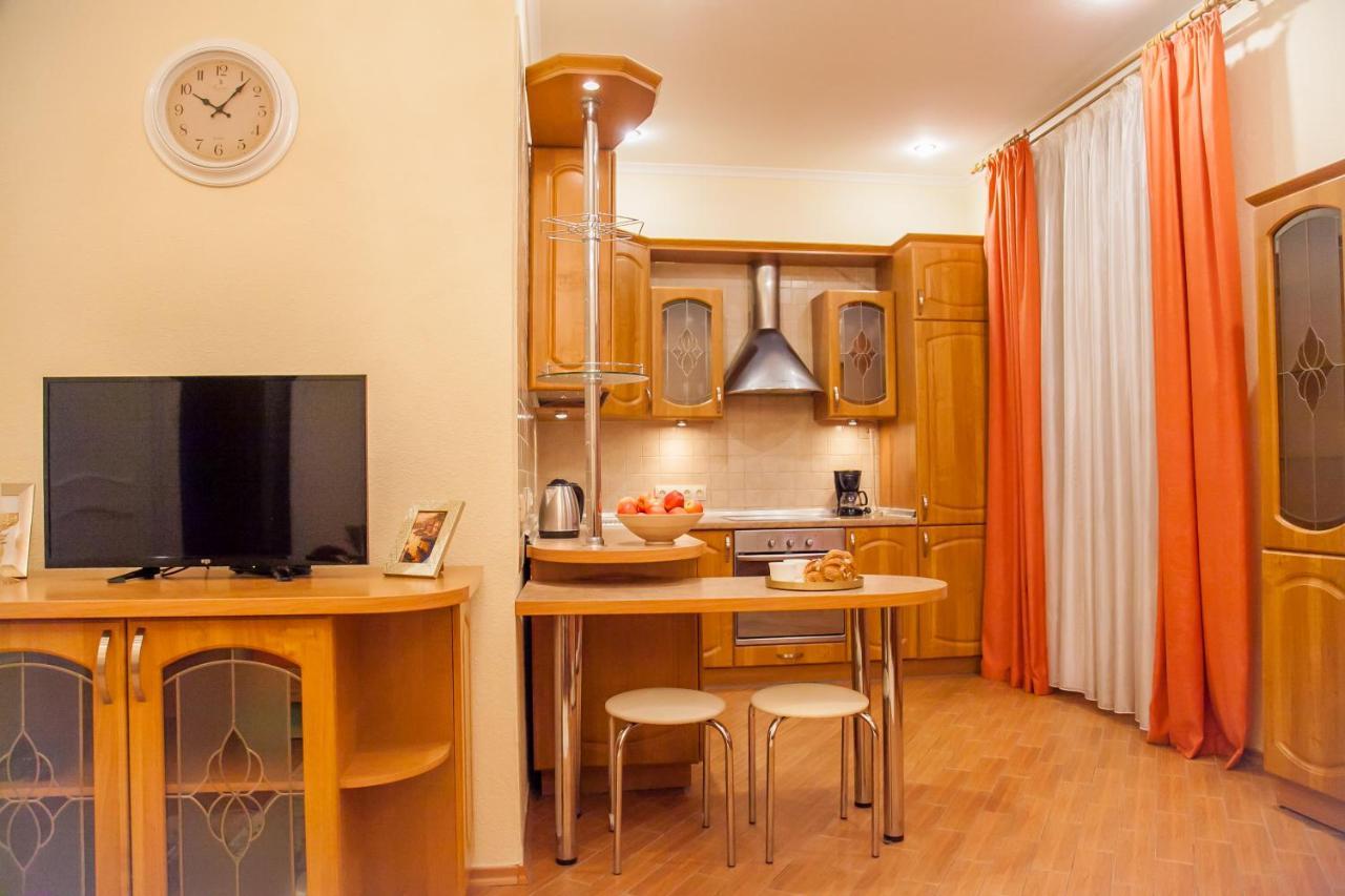 Inn Home Apartments In Kiev Center Exteriör bild